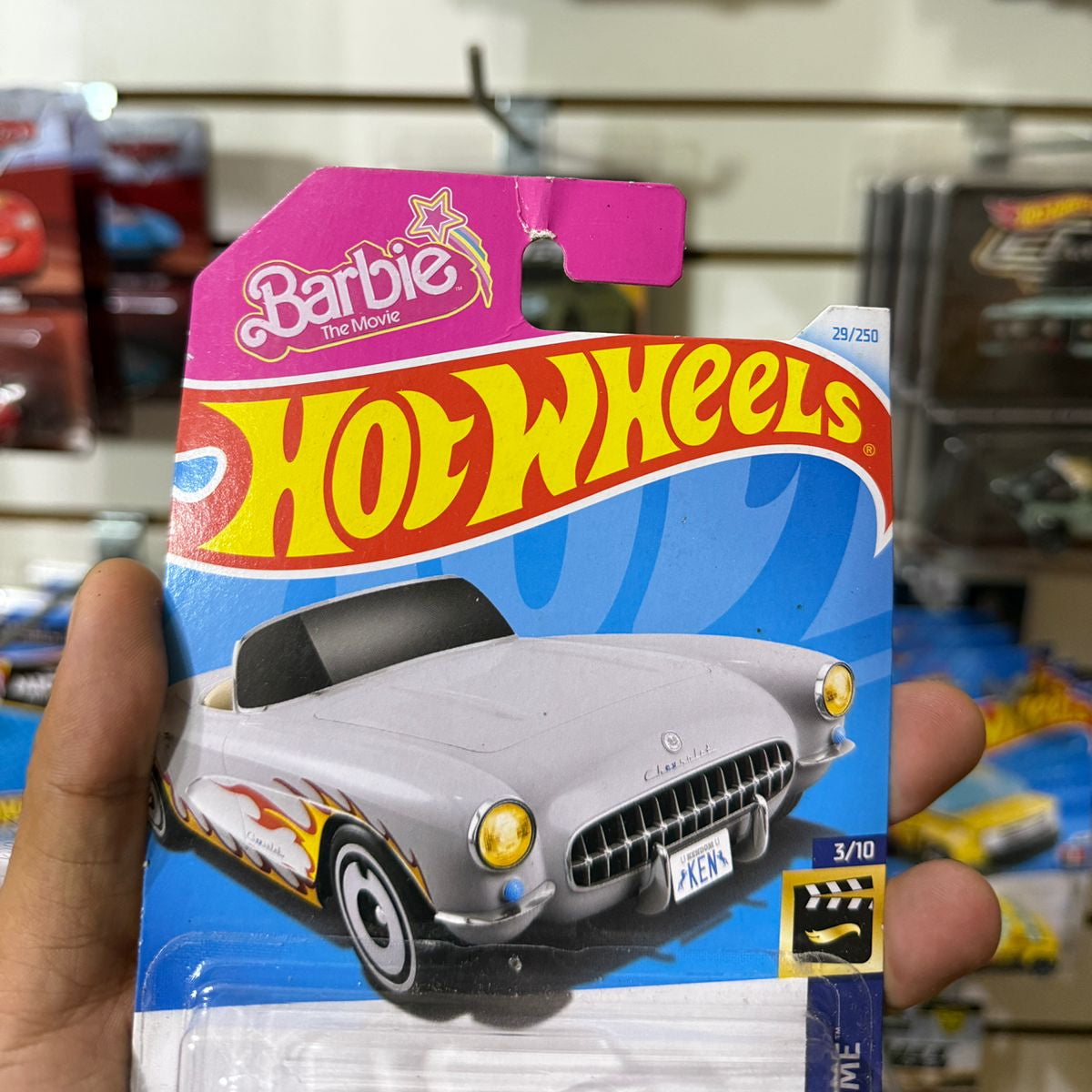 HW Básico 1956 Corvette Barbie - Tarjeta dañada