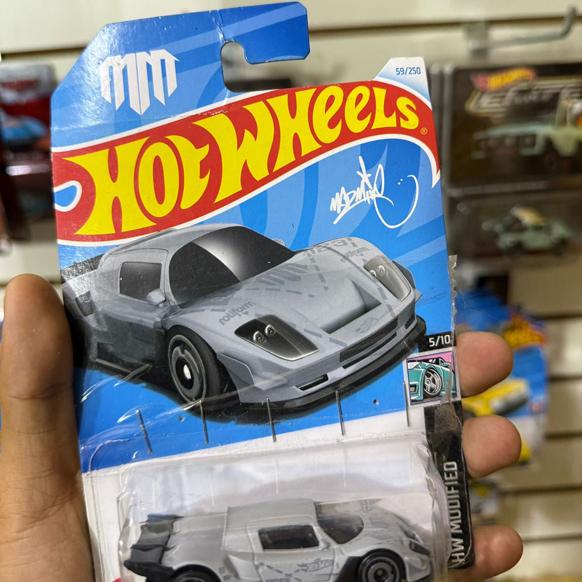 HW Básico Mad Mike Drift Attack - Tarjeta dañada