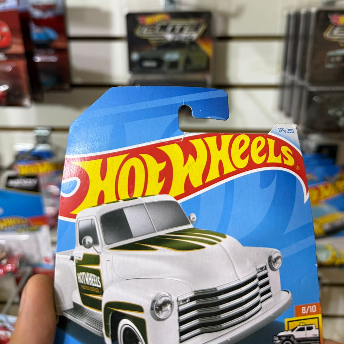 HW Básico 52' Chevy - Tarjeta dañada