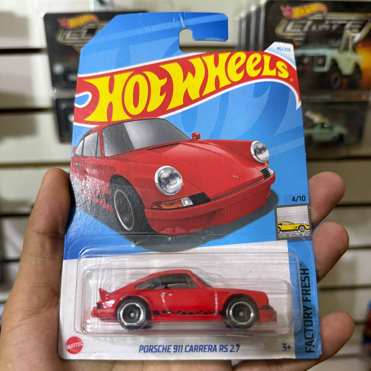 HW Básico Porsche 911 Carrera Rs 2.7 Rojo - Tarjeta dañada