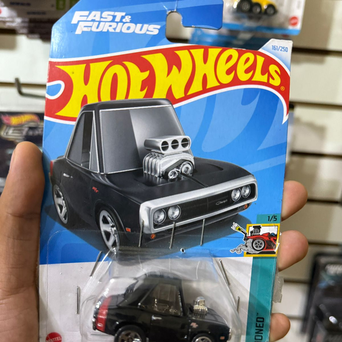 HW Básico 70' Dodge Charger Tooned - Tarjeta Dañada