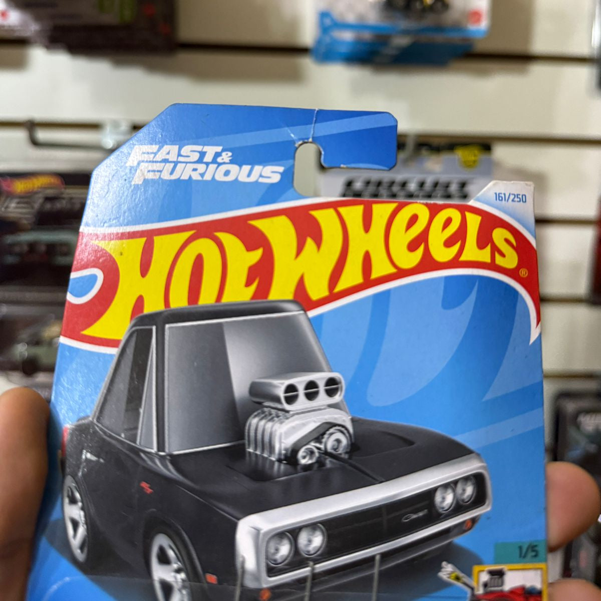 HW Básico 70' Dodge Charger Tooned - Tarjeta Dañada