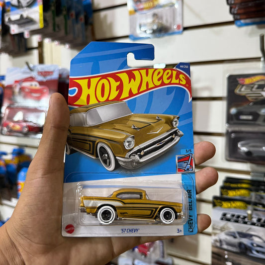 HW Básico 57' Chevy Dorado