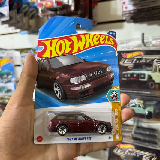 HW Básico 94' Audi Avant Rs2 Marrón