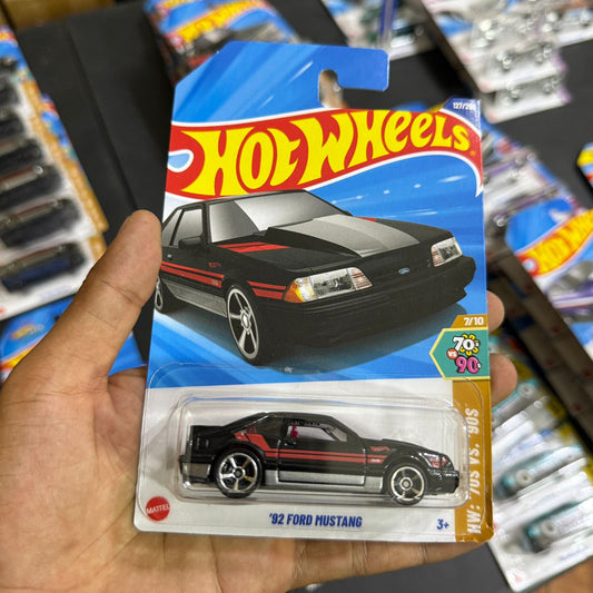 HW Básico 92' Ford Mustang