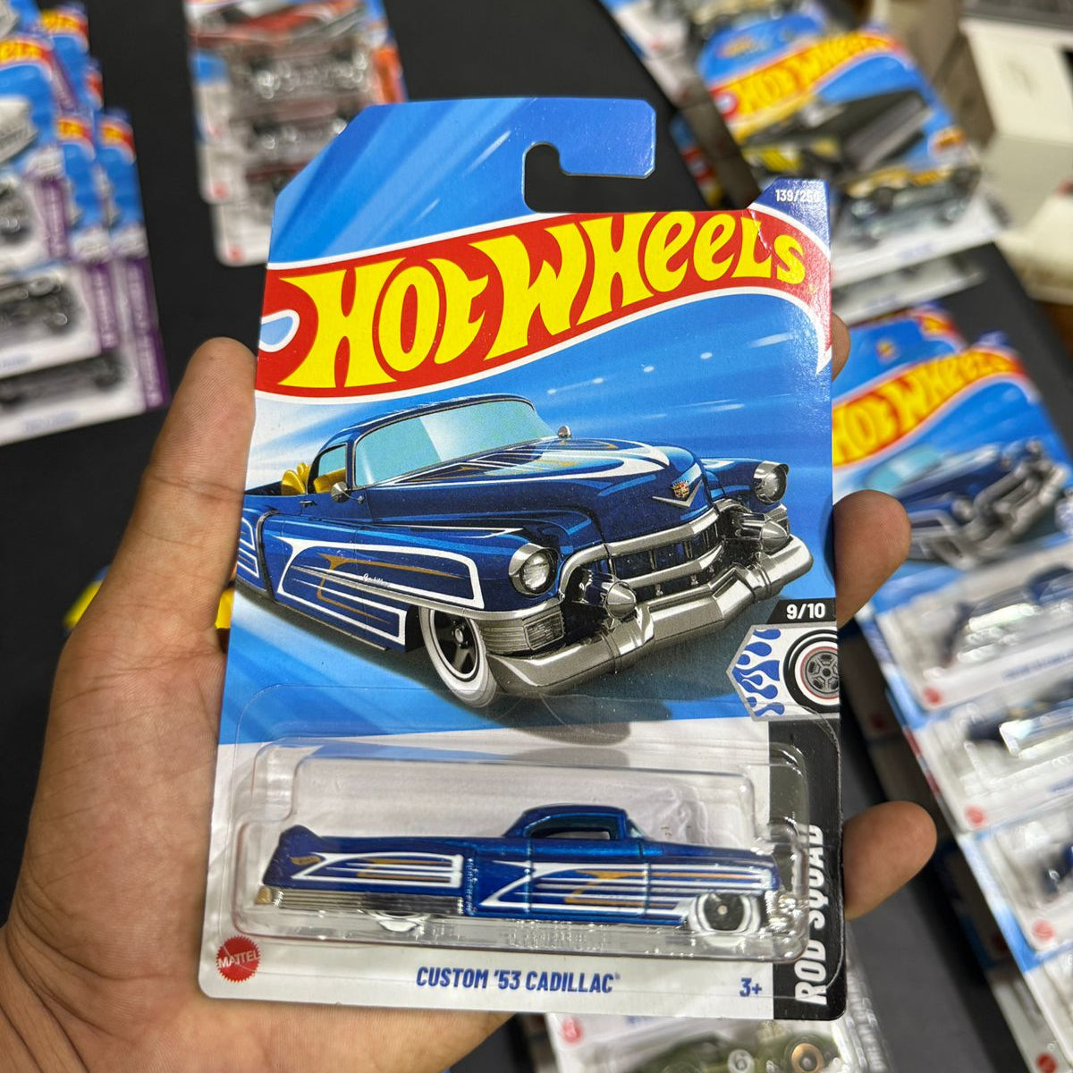 HW Básico Custom 53' Cadillac