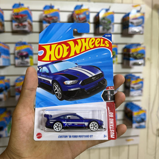 HW Básico Custom 18' Ford Mustang Gt