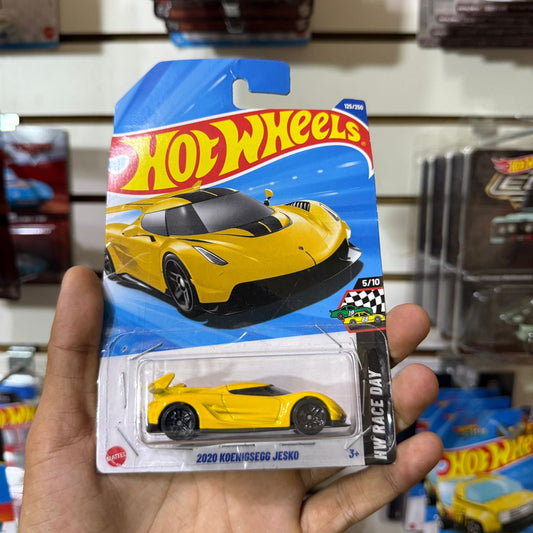 HW Básico 2020 Koenigsegg Jesko - Tarjeta dañada