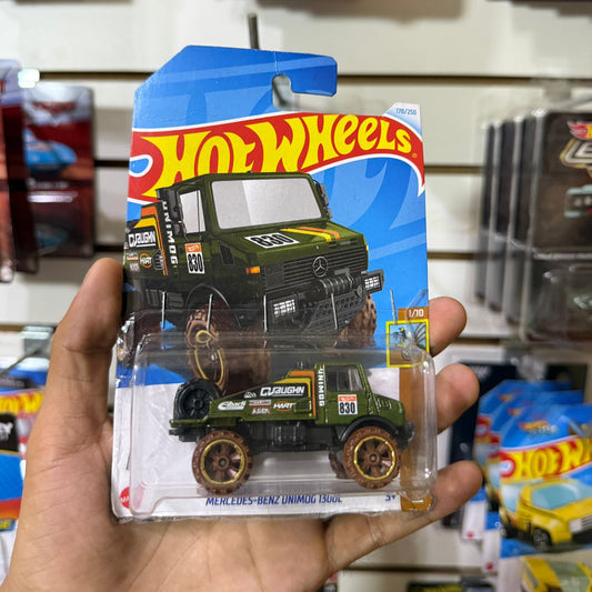 HW Básico Mercedes Benz Unimog 1300l - Tarjeta dañada