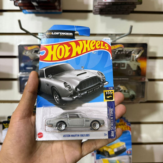 HW Básico Aston Martin 1963 Dbs - Tarjeta dañada