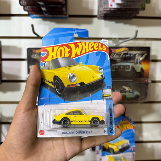 HW Básico Porsche 911 Carrera Rs 2.7 Amarillo - Tarjeta dañada