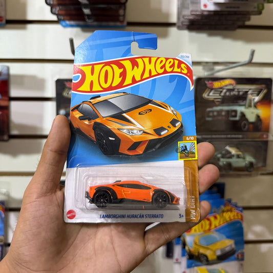 HW Básico Lamborguini Huracán Sterrato Anaranjado