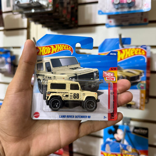 HW Básico Land Rover Defender 90 - Tarjeta Europea
