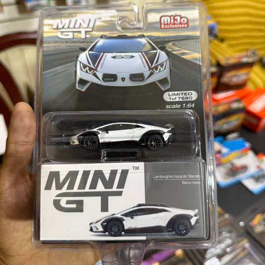 MiniGT Lamborguini Sterrato Blanco
