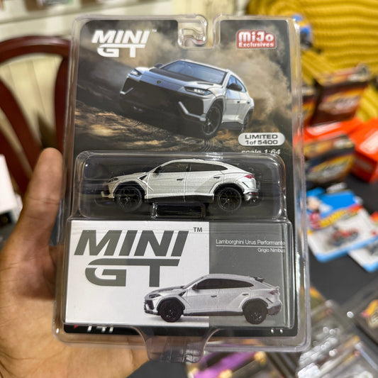 MiniGT Lamborguini Urus Performante
